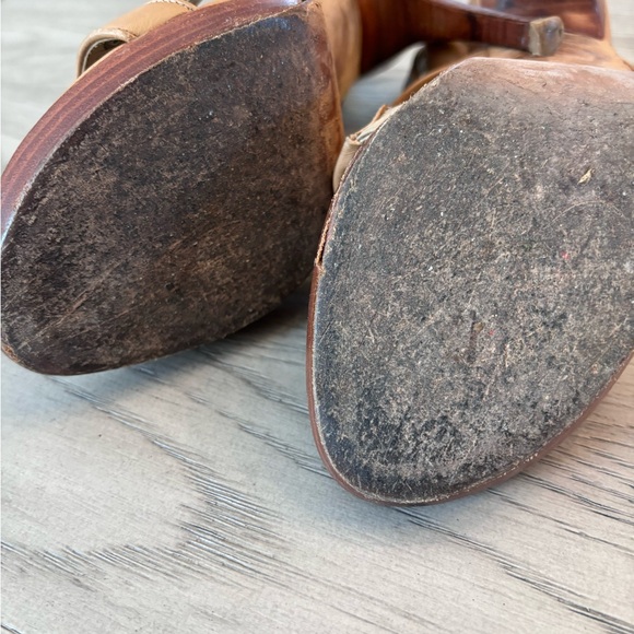 Stuart Weitzman Tan & Silver Mesh Ankle Strap Strappy 4.5” Heel Size 7.5 - Picture 8 of 10